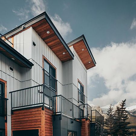 Basecamp Suites Canmore Esterno foto