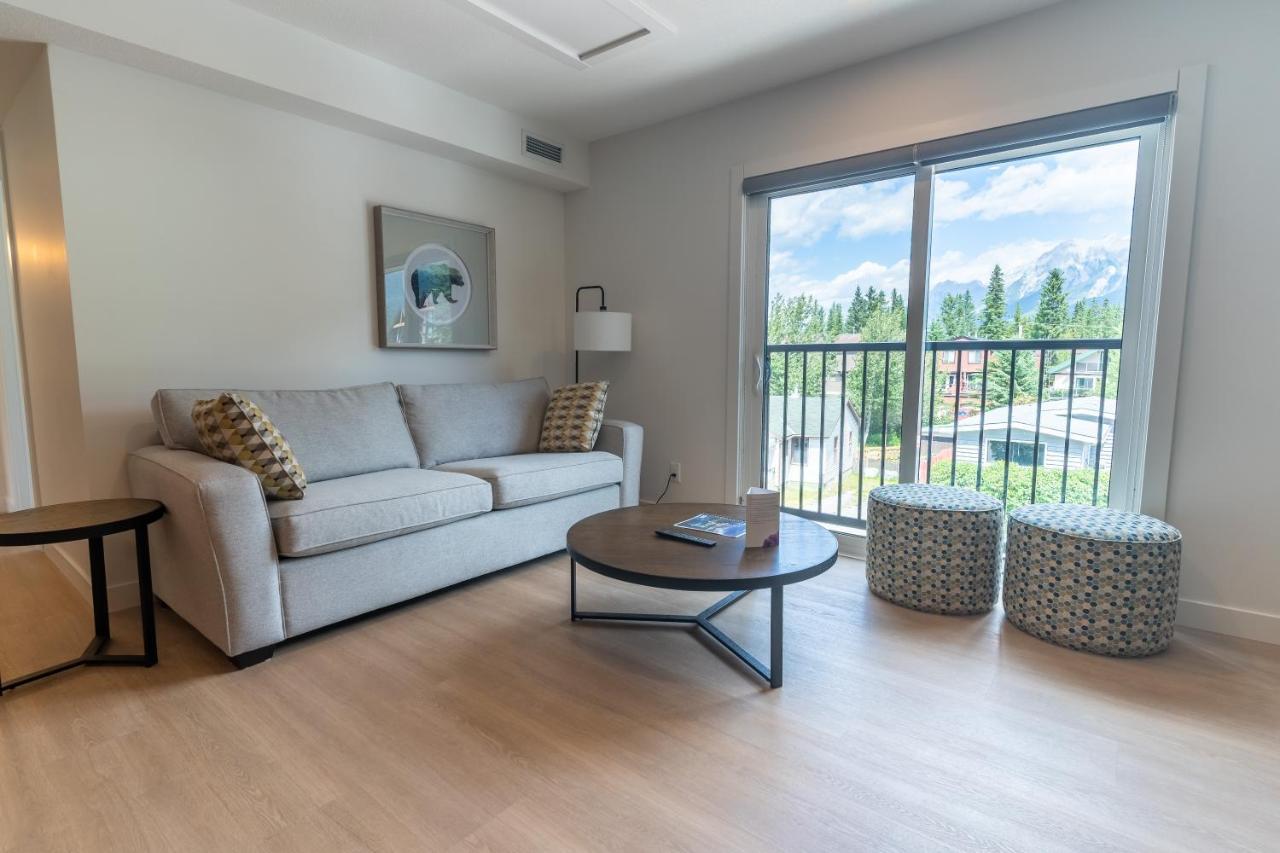 Basecamp Suites Canmore Esterno foto