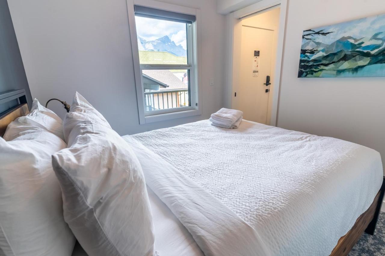 Basecamp Suites Canmore Esterno foto