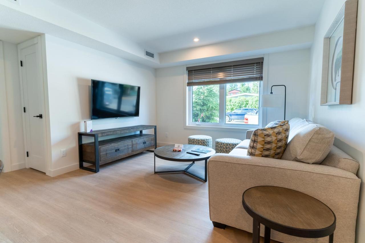 Basecamp Suites Canmore Esterno foto