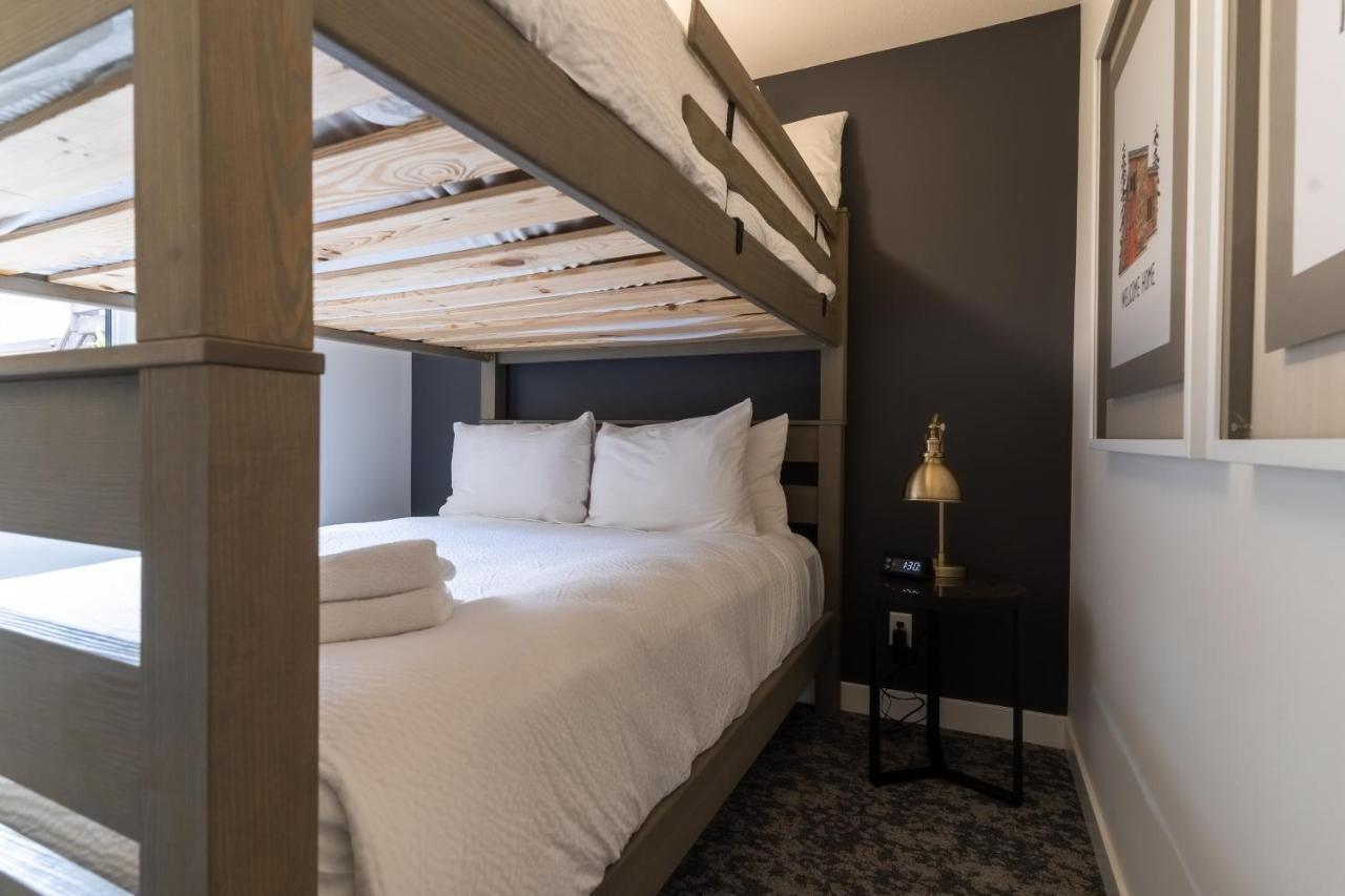 Basecamp Suites Canmore Esterno foto