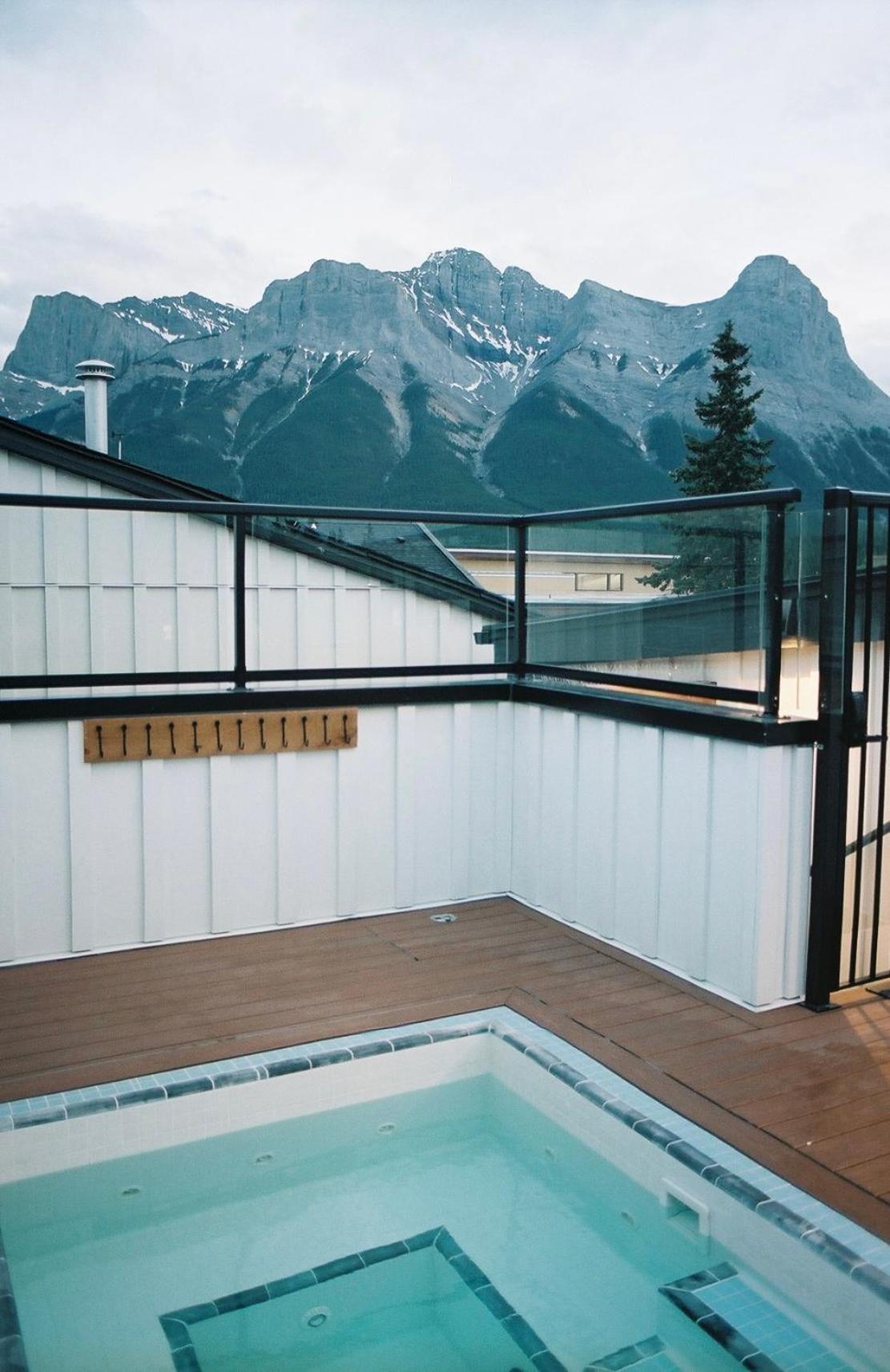 Basecamp Suites Canmore Esterno foto